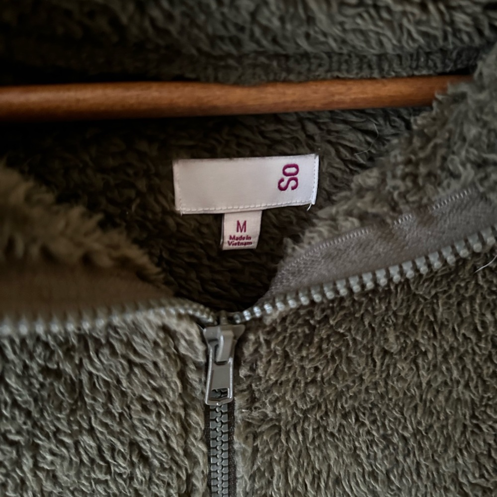 SO | Sherpa Pullover - Green - Picture 7 of 9